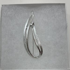 Elegant Vintage Sarah Coventry Silver Brooch
